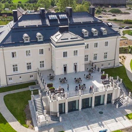 Palac Komierowo Sępólno Krajeńskie エクステリア 写真