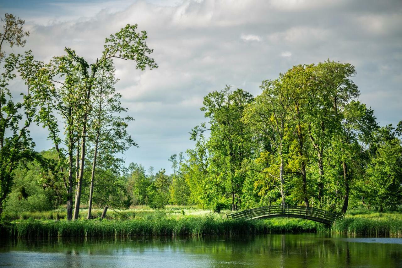 Palac Komierowo Sępólno Krajeńskie エクステリア 写真