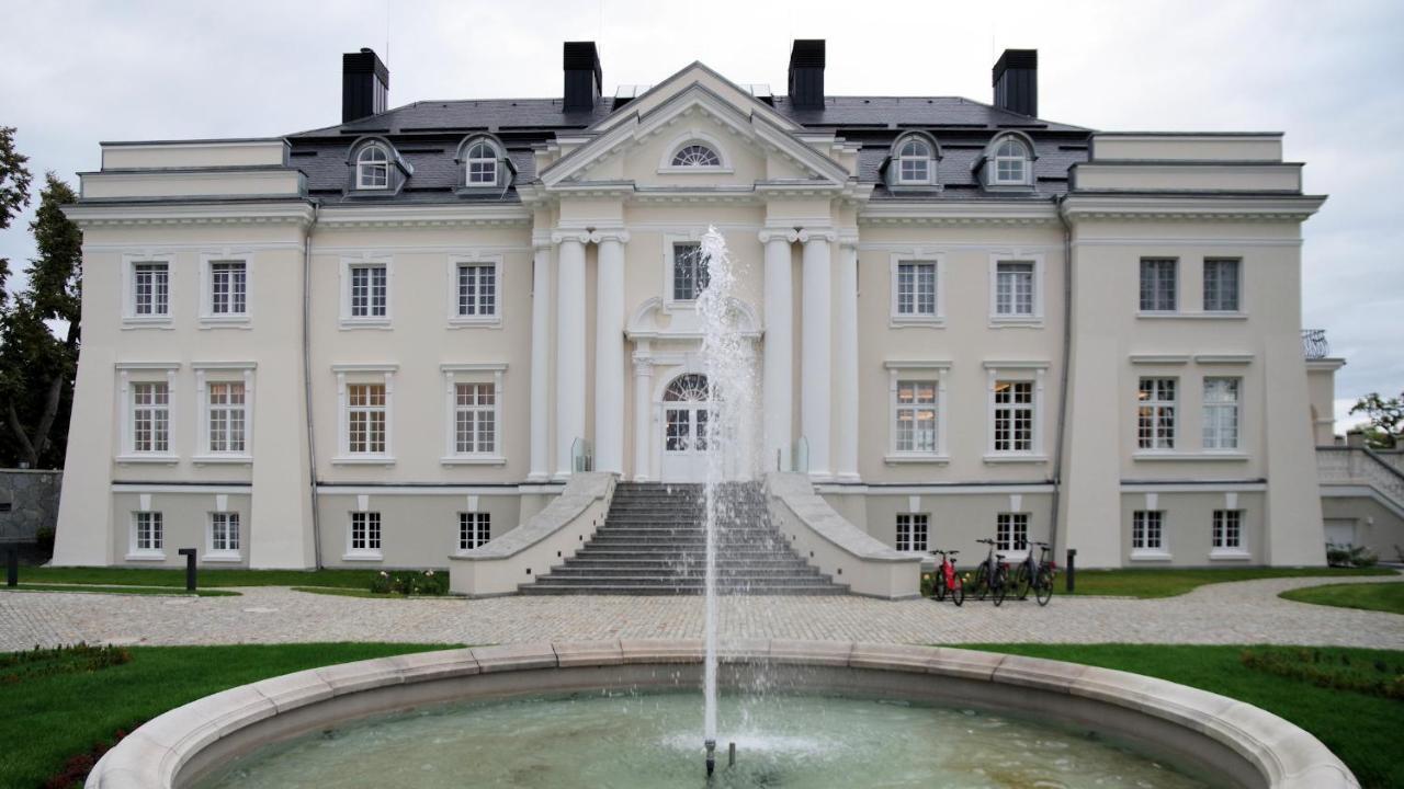 Palac Komierowo Sępólno Krajeńskie エクステリア 写真